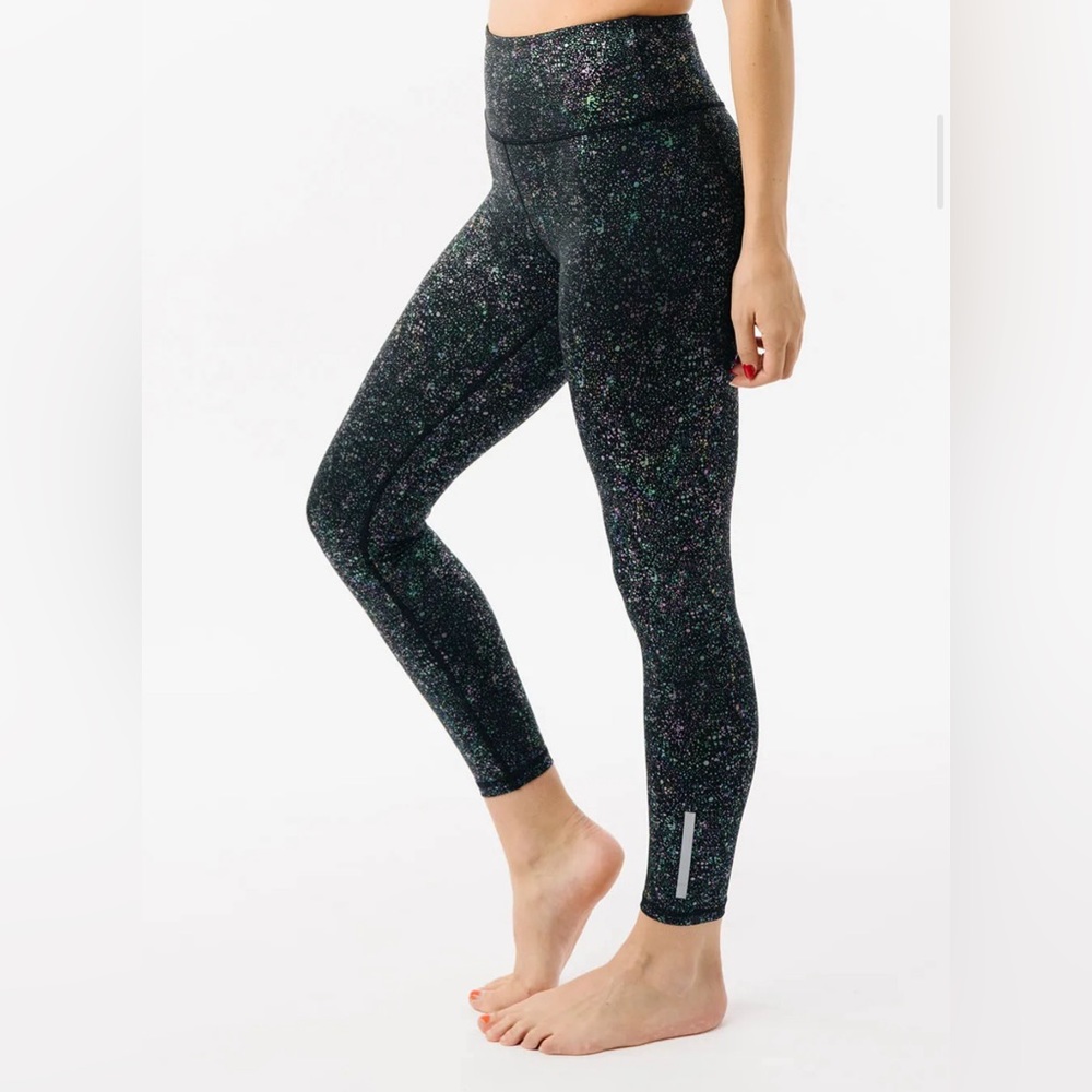 Zyia Black Reflective Mirage Light n Tight high rise 7/8 24” SIZE 6-8